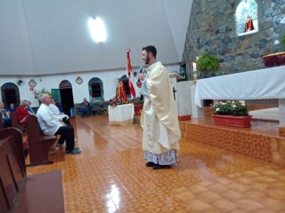 FiÃ©is participam da segunda noite de TrÃ­duo em honra ao Senhor Bom Jesus na Comunidade de Campo Mendes 